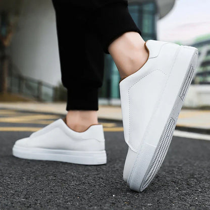 Bran - Lage herensneaker met contrasterende binnenvoering