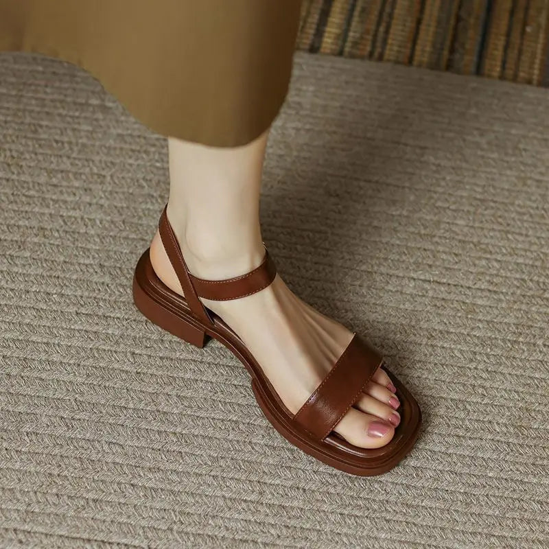 Maurice – Sandalen met vierkante neus en verstelbare band