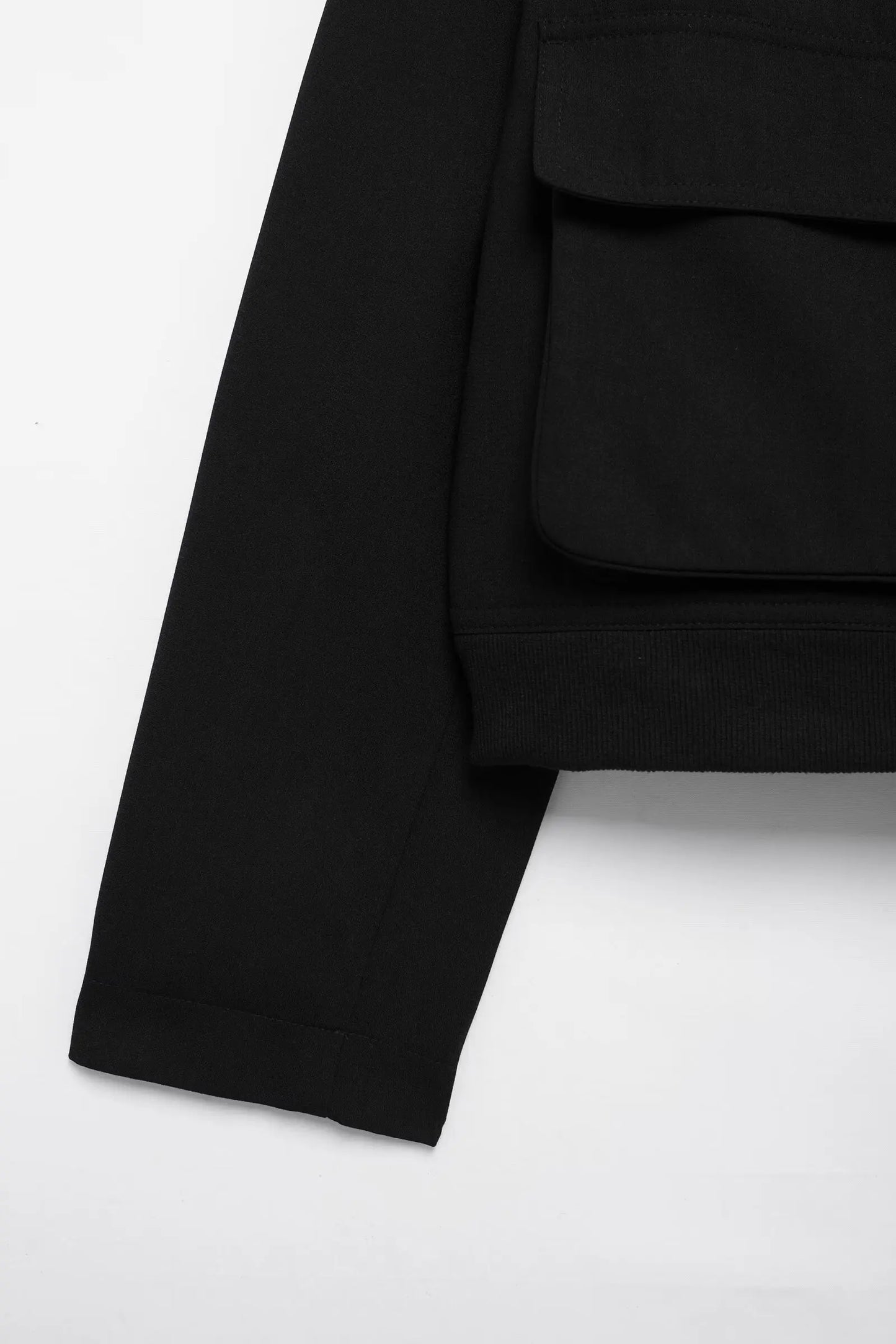 Queenzie - Zwart trendy cropped bomber vest