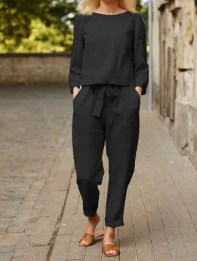 Belle – Casual damespak met strikceintuur