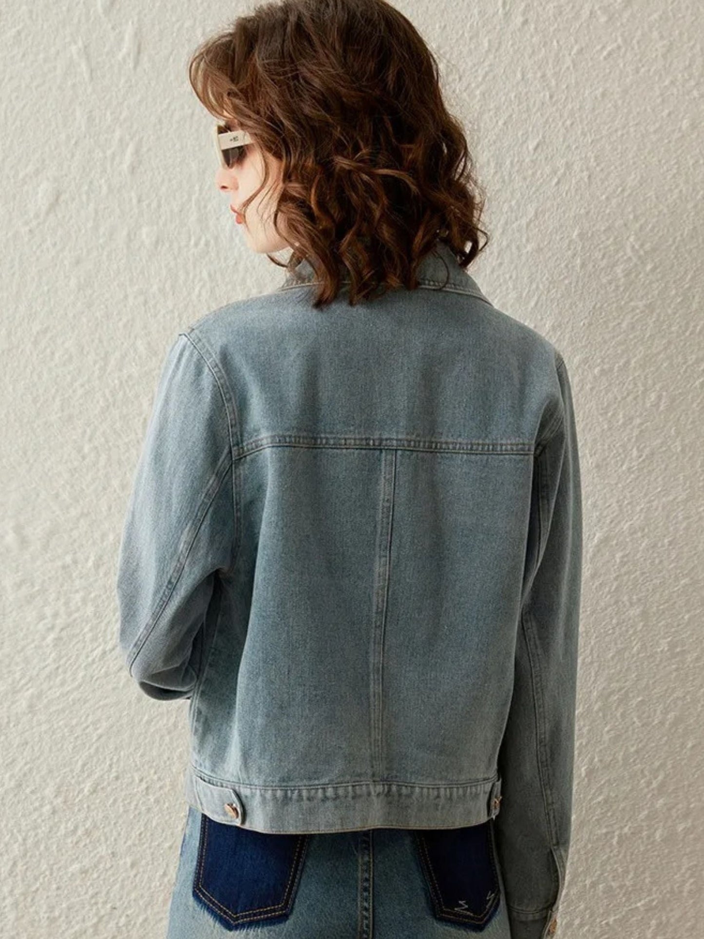 Lucinda - Korte dames denim jas met studs