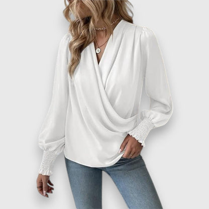 Arianwen - Dames blouse met overslag en geplooide mouwdetails