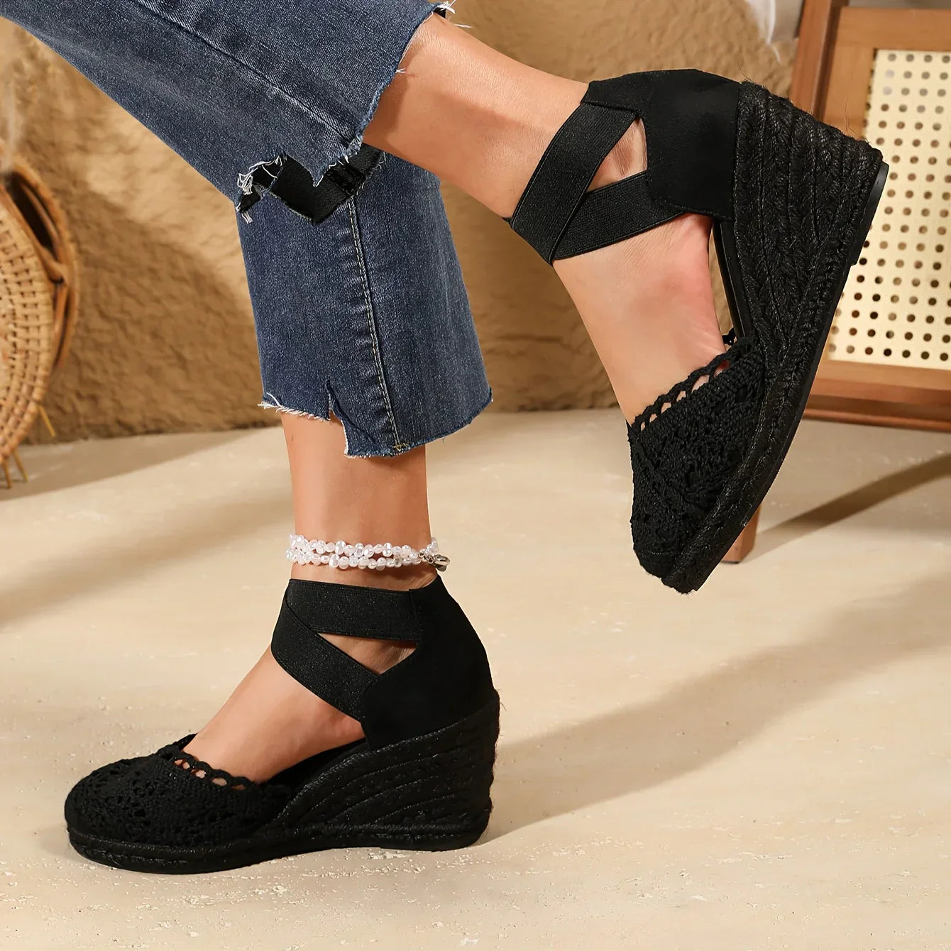 Susanne - Dames sleehak met gehaakt detail en elastische enkelband