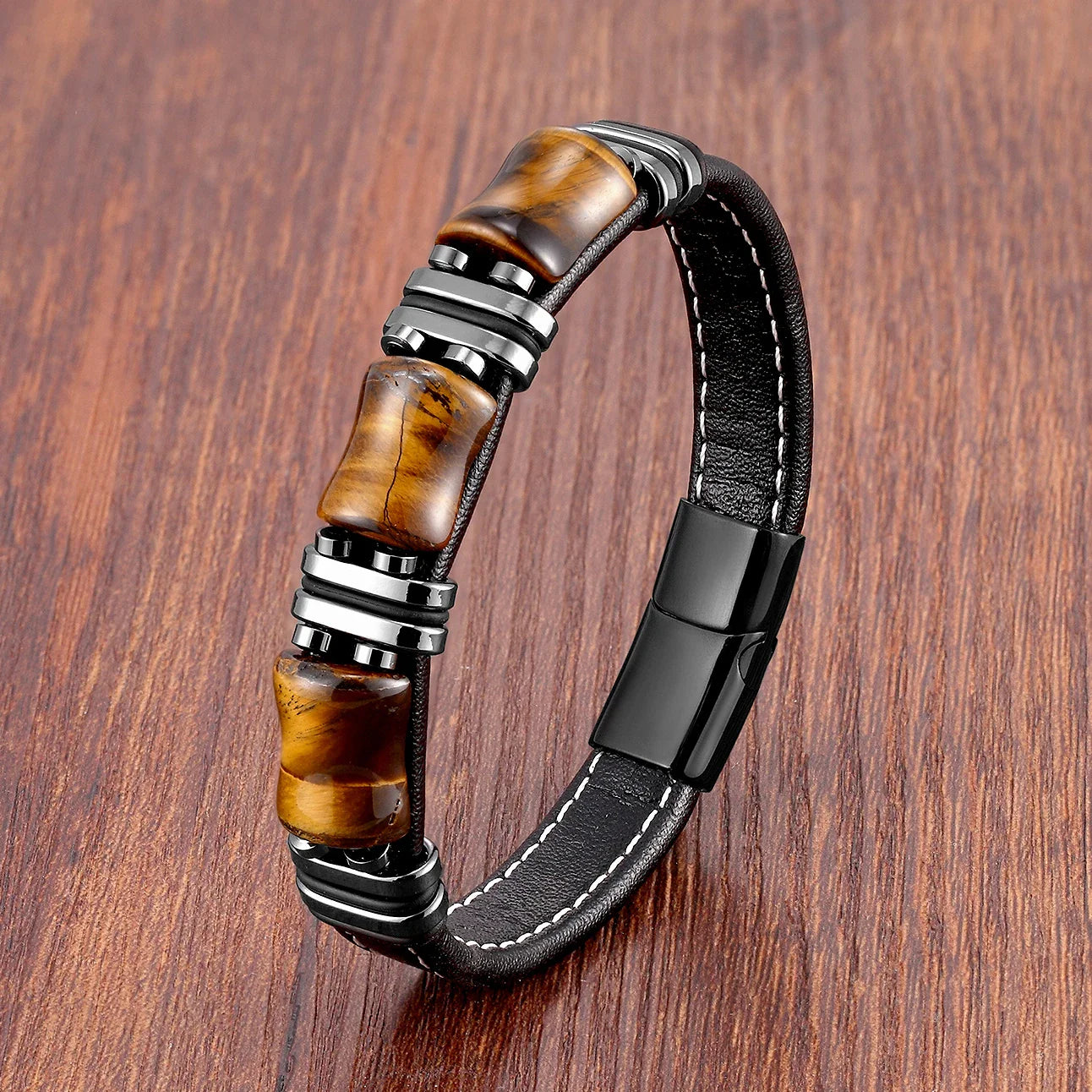 Luxe herenarmband met houtaccenten en metalen details