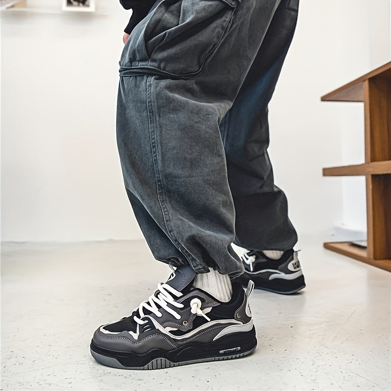 Cuthbert - Lage herensneaker met contrastdetails en sportieve zool