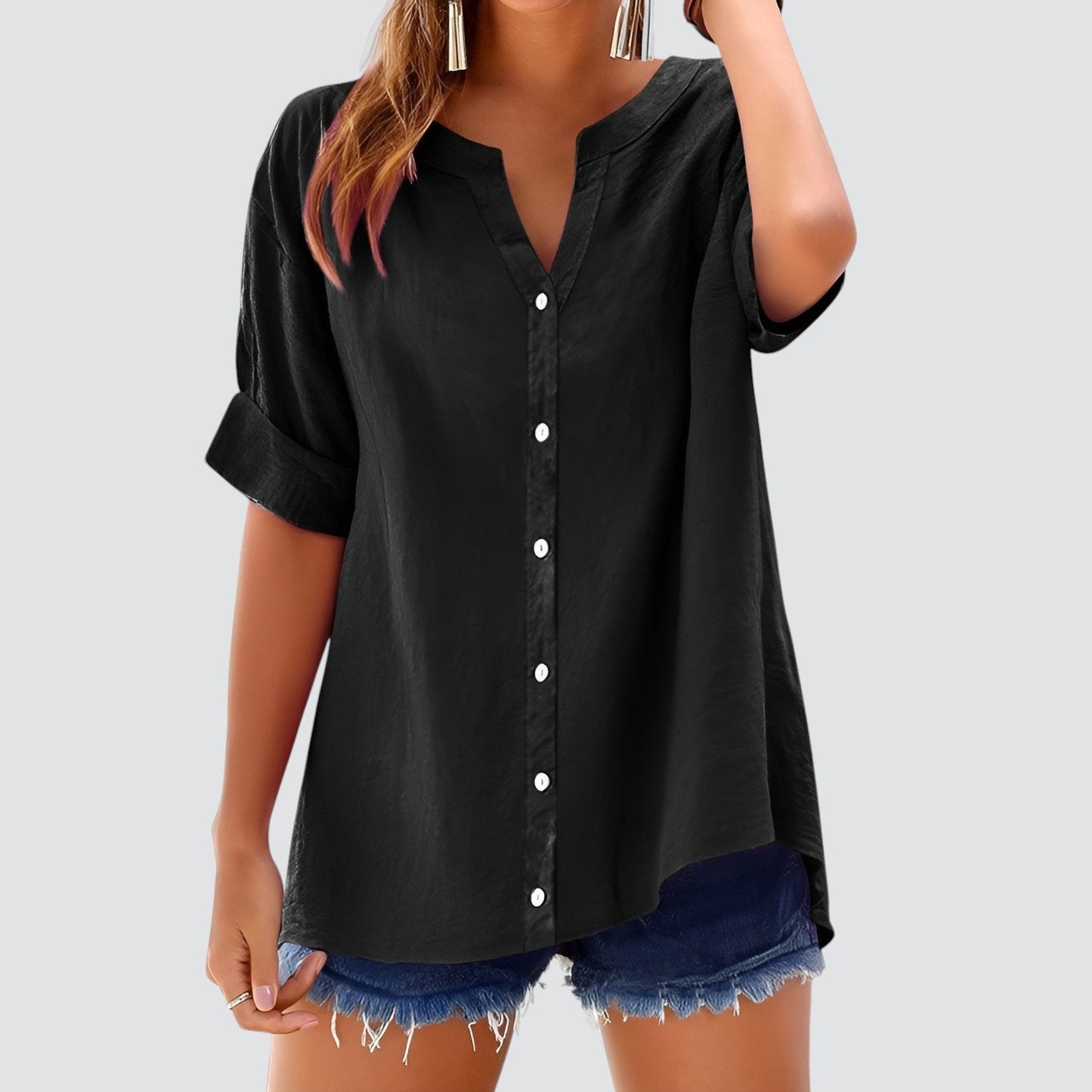 Hannelie - V-hals damesblouse met knoopsluiting