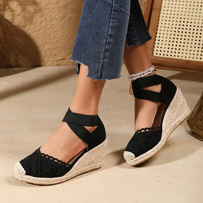 Susanne - Dames sleehak met gehaakt detail en elastische enkelband