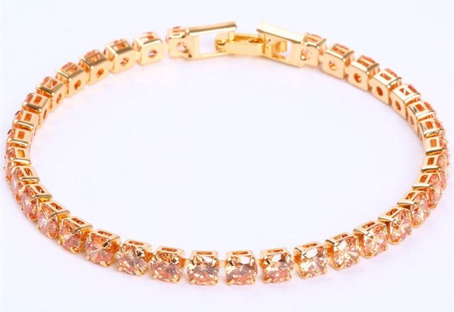 Damesarmband met ronde fonkelstenen in tennisstijl