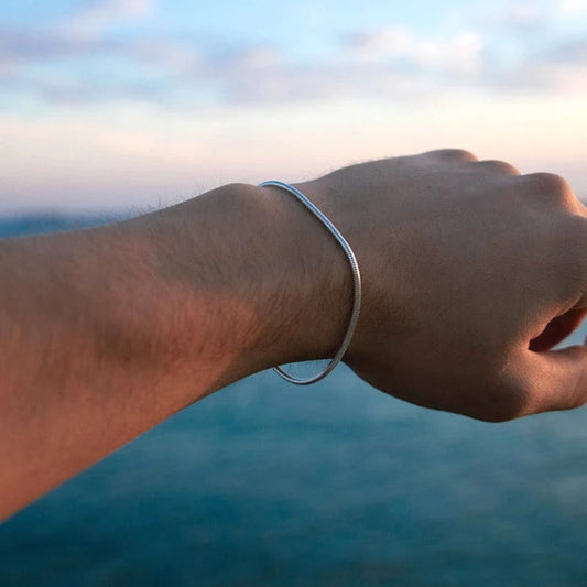 Minimalistische herenarmband met slanke vorm