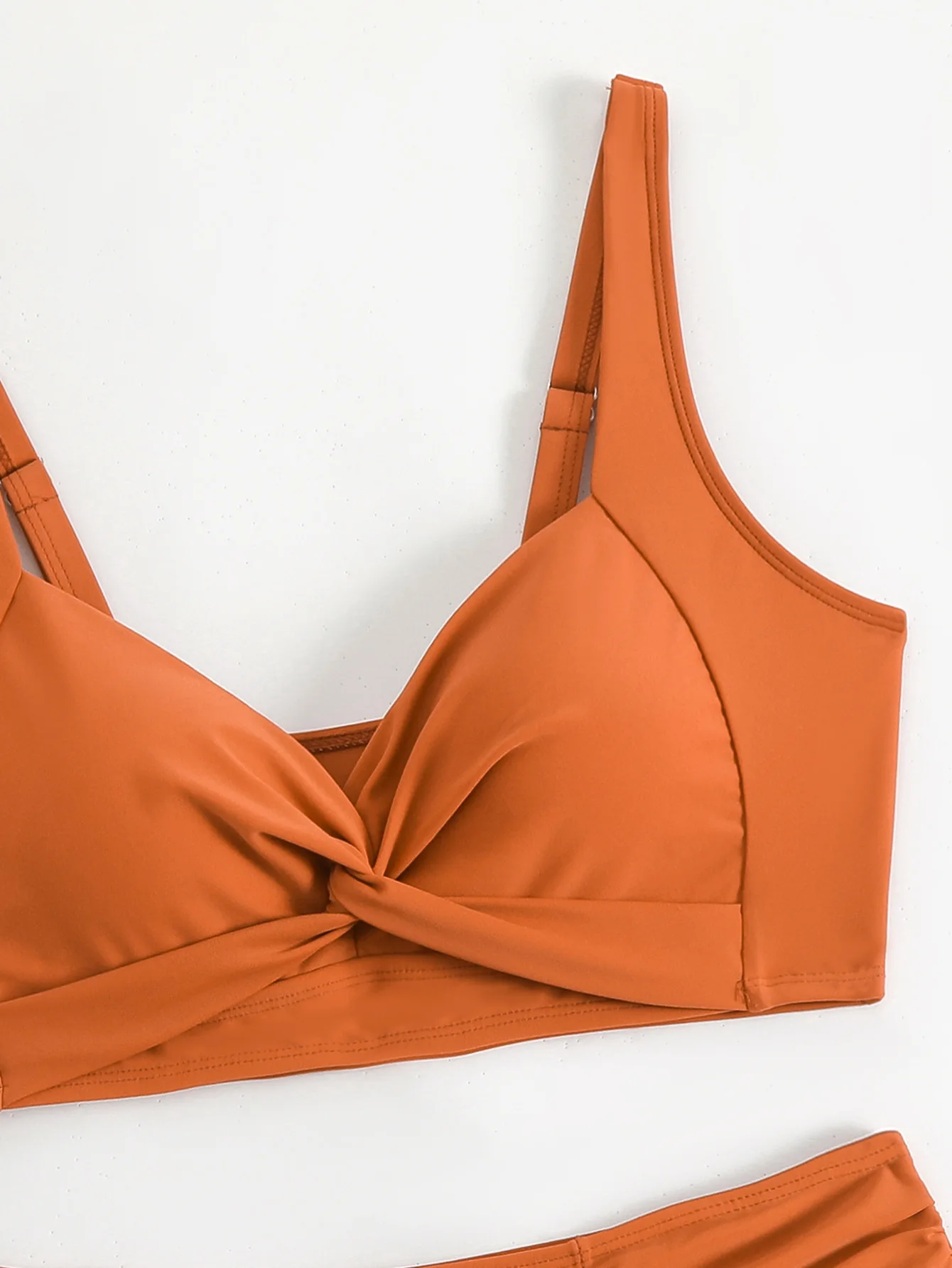 Sterre - Dames high-waist bikini met twistdetail