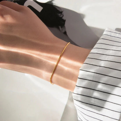 Minimalistische herenarmband met slanke vorm