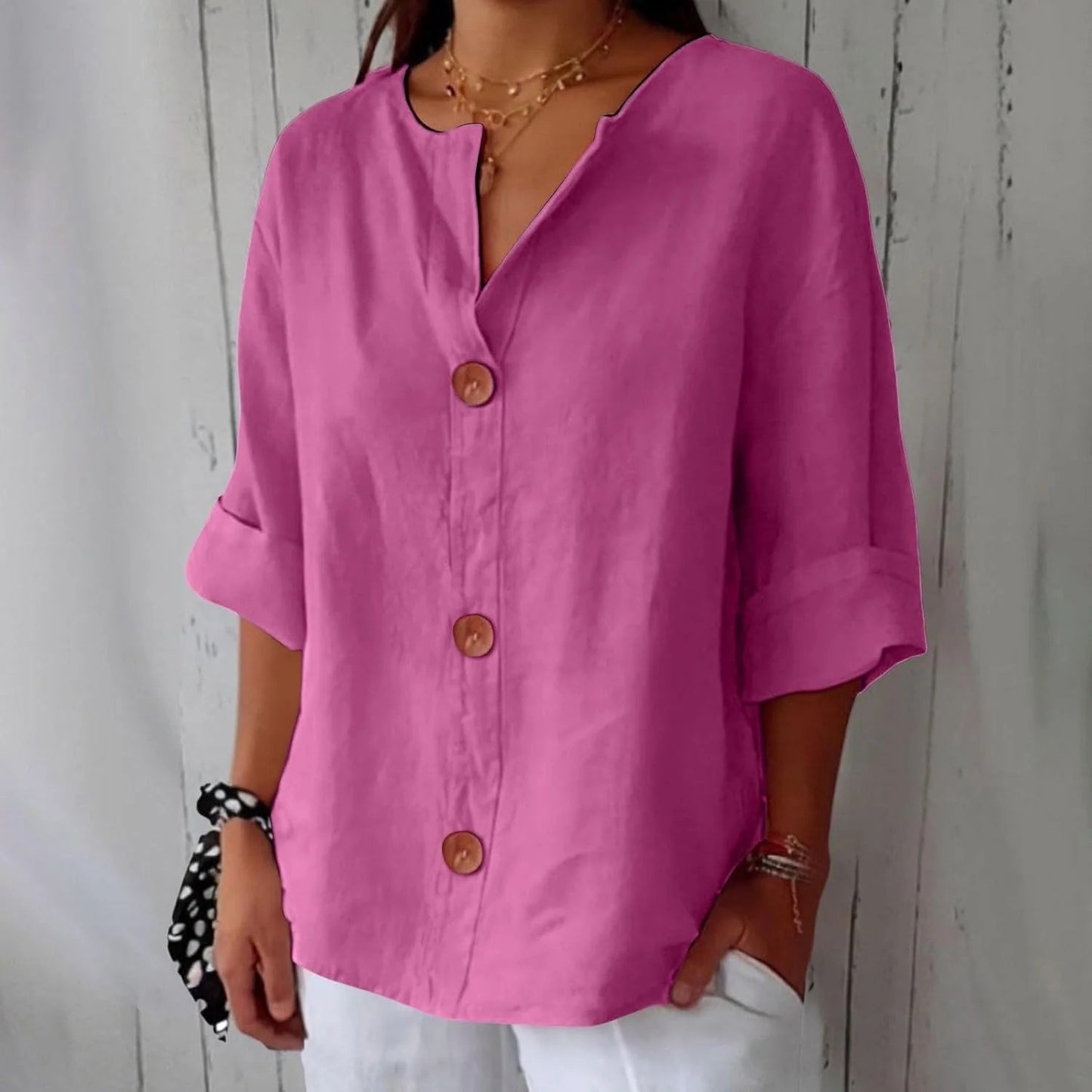Andreina – Losvallende damesblouse met knopen