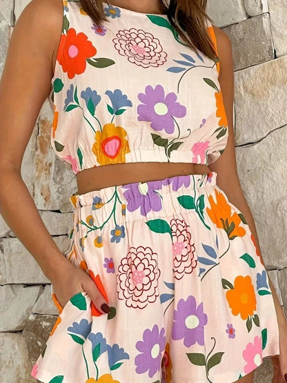 Kate - Dames shortset met kleurrijke bloemenprint en cropped top