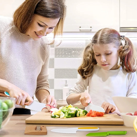 Kindermessenset met snijplank, veiligheidsgereedschap en schort