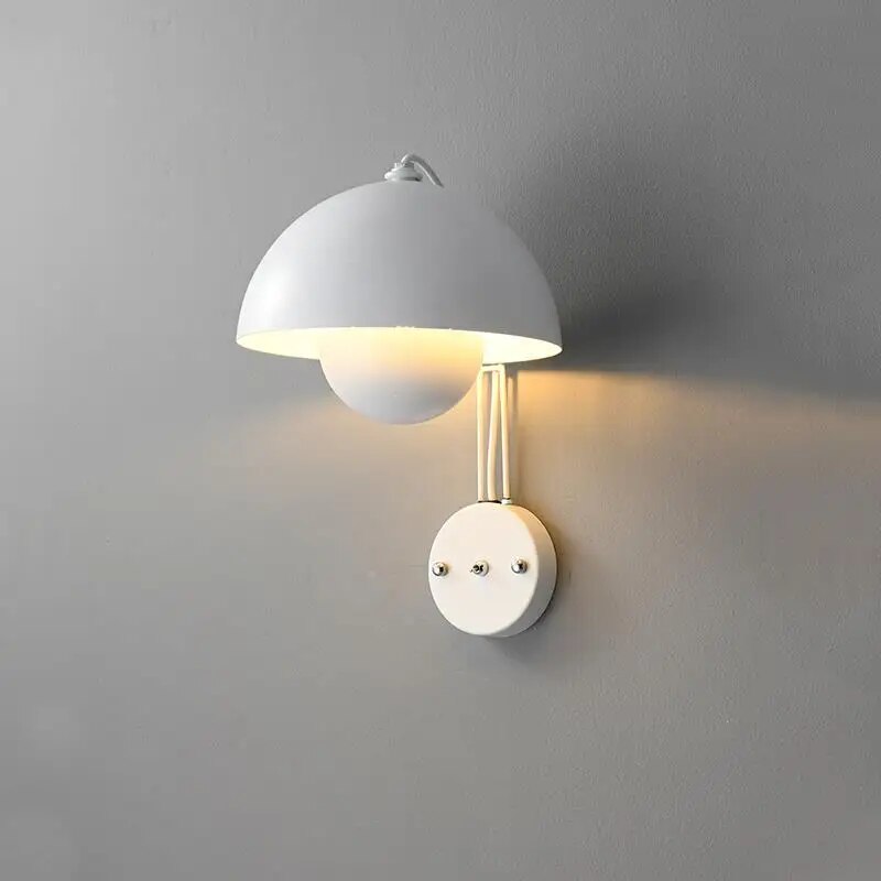 Moderne LED wandlamp met koepelkap