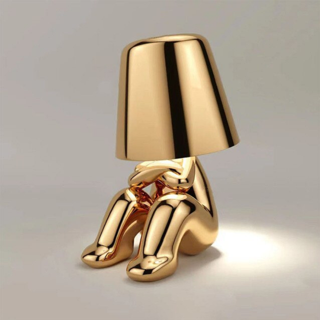 Kunstzinnige draadloze LED-tafellamp in moderne sculptuurvorm