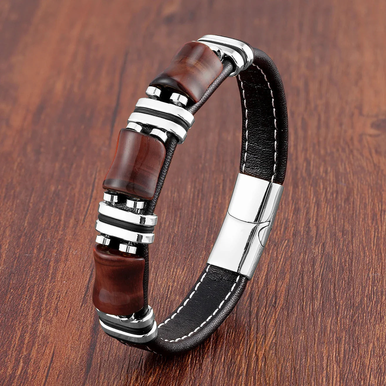 Luxe herenarmband met houtaccenten en metalen details