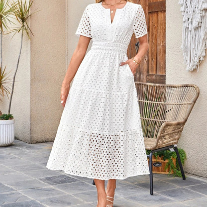 Sabrine - Broderie midi jurk met korte mouwen en split hals voor dames