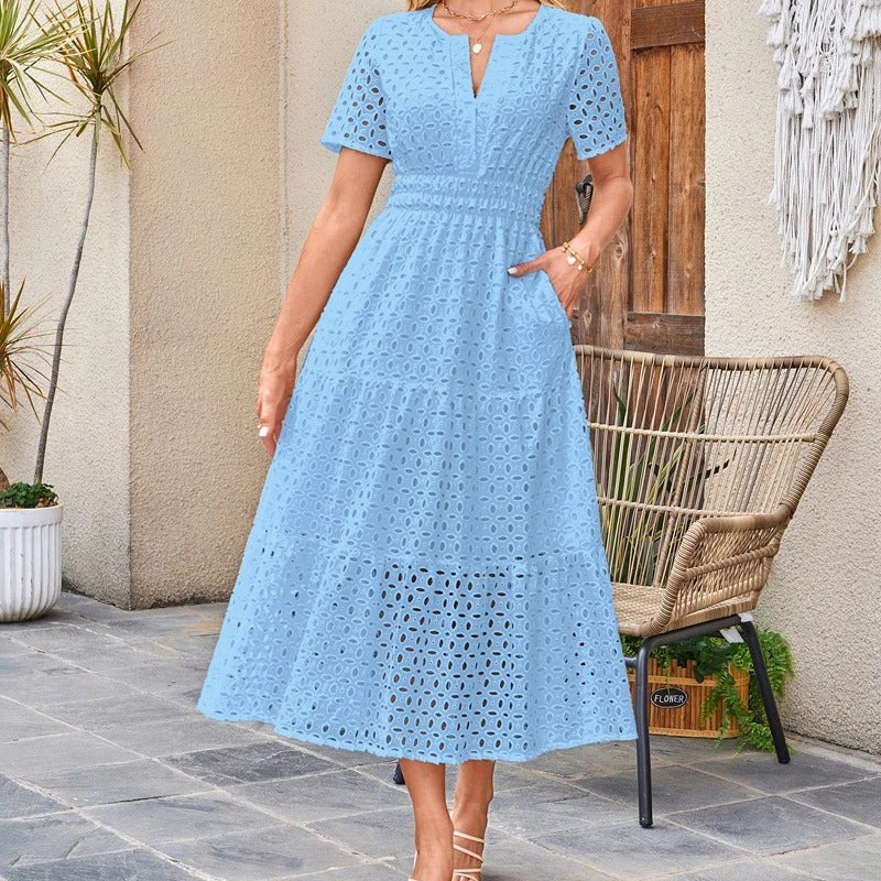 Sabrine - Broderie midi jurk met korte mouwen en split hals voor dames