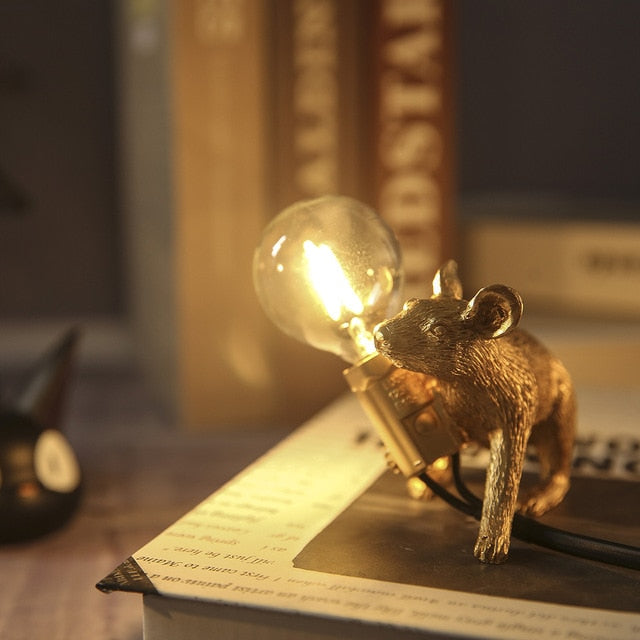 Cheeky Mouse - Creatieve en unieke tafel of kastlamp